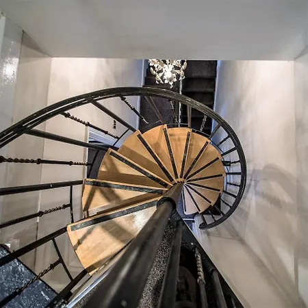 Large Victorian 3 Bed In The Perfect Location *