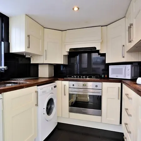 Large Victorian 3 Bed In The Perfect Location * Dublin